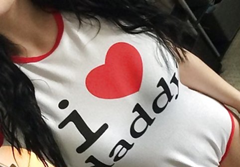 بلوند بلوند شیرین روسی sex جوردی در دستگاه Fuck The Sybian ماند