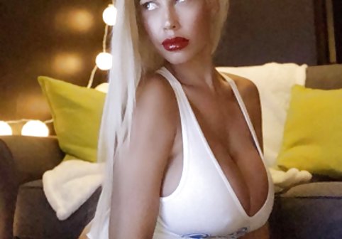 آماتور مامان جوردی ژاپنی Busty فیلمبرداری از استمناء در خارج از منزل