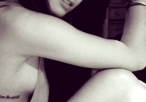 Slutty Becky Schmitt با اسباب بازی جوردی پورن ها بازی می کند